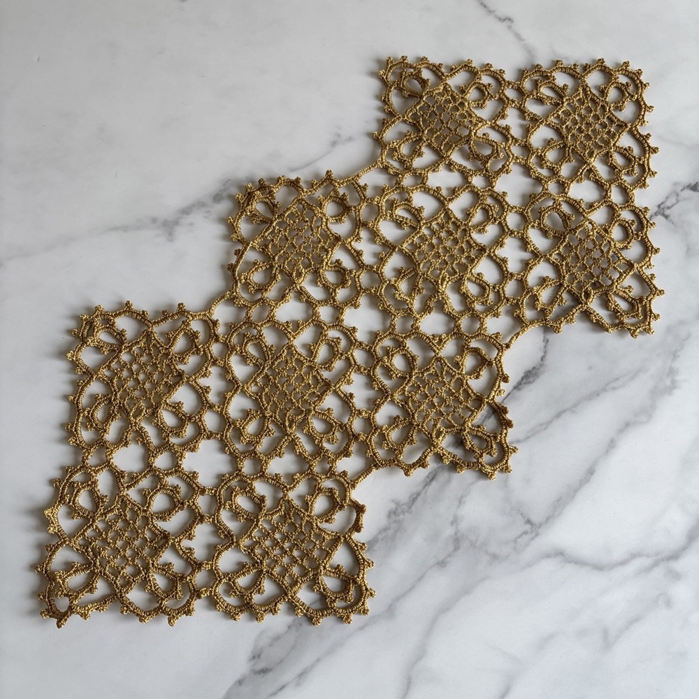 VTG‎ Gold Metallic Crochet Lace Table Runner Joined Motif Handmade Dresser Scarf